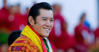 Nhà vua Bhutan băng rừng xuyên núi 14 tháng, vi hành chống dịch Covid-19