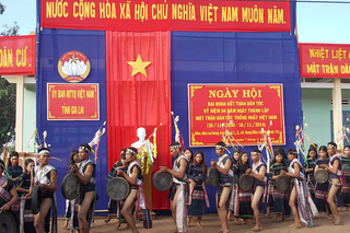 Kết nối lòng dân