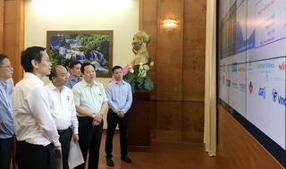 Thủ tướng thị sát hệ thống ‘đo sức khỏe’ doanh nghiệp của Ủy ban Quản lý vốn Nhà nước