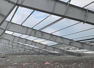 Sập khung nhà xưởng làm 3 người thương vong