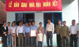 Trao tặng 8 ngôi nhà Đại đoàn kết tại Quảng Nam
