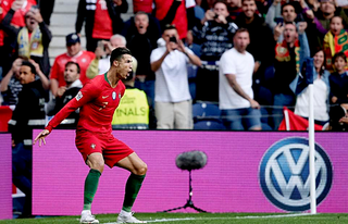 Ronaldo đưa Bồ Đào Nha vào chung kết Nations League