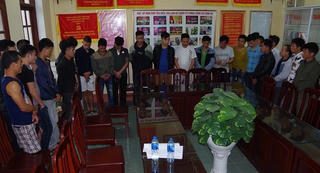 Bắt 30 con bạc, thu giữ 200 triệu đồng tại Hà Nam