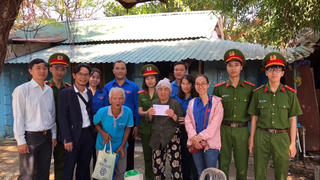 Mang Tết đến người nghèo