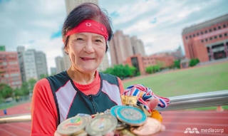 Cụ bà 81 tuổi leo núi, chơi tennis và chạy bộ 7 km mỗi ngày