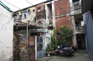 Bất an trong khu tập thể và chung cư cũ