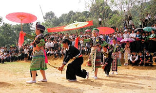Lên Quản Bạ nghe dân ca Mông