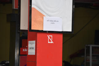 Sát giờ điều chỉnh giá: Cây xăng chỗ đông nghẹt, nơi treo biển 'hết hàng'