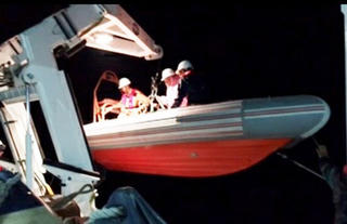 Cứu thành công 20 thuyền viên trước lúc tàu chìm