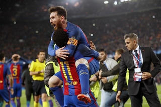 Barcelona lập kỳ tích chưa từng có trong lịch sử Champions League