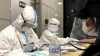 Các chuyên gia y tế Trung Quốc chia sẻ kinh nghiệm chống dịch