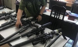 Triệt phá đường dây nhập lậu, mua bán linh kiện súng săn