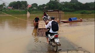 Cược mạng khi qua sông