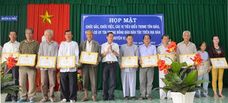 Hậu Giang:  Họp mặt người có uy tín trong đồng bào dân tộc