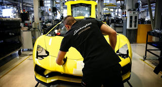 Lamborghini đóng cửa nhà máy duy nhất do dịch Covid-19