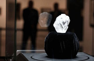 Viên kim cương 'Chòm sao' trị giá 63 triệu USD