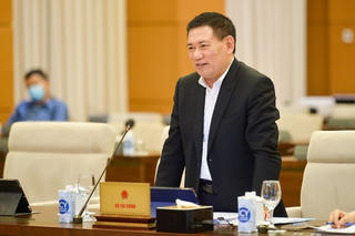 Ủy ban Thường vụ Quốc hội 'quyết' giảm 50% thuế bảo vệ môi trường đối với xăng