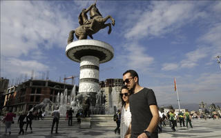 Macedonia chia rẽ sau trưng cầu dân ý