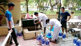 Bệnh viện cũng lao đao vì... mất nước