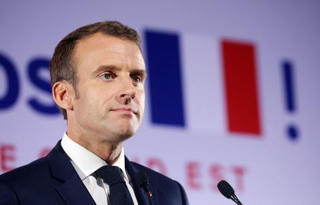 Pháp phản đối châu Âu phụ thuộc vào vũ khí của Mỹ