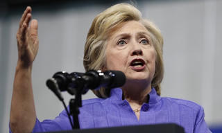 Bê bối email cá nhân tiếp tục ám ảnh Hillary Clinton