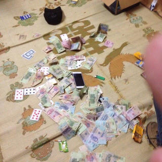 Ập vào sới bạc, Công an thu gần 300 triệu