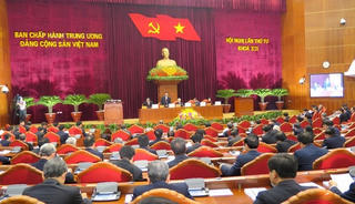 Tăng cường xử lý kỷ luật đối với các tập thể,  cá nhân suy thoái tư tưởng, đạo đức, lối sống