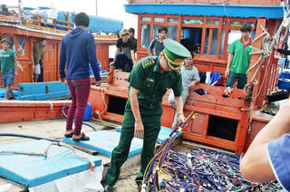 Một thuyền viên nghi bị tàu lạ bắn chết trên vùng biển Trường Sa