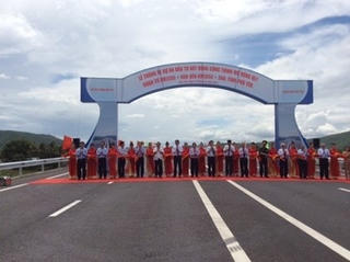 Thông xe Quốc lộ 1 mở rộng đoạn qua Phú Yên