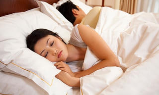 Chồng bị vợ cắt đứt 'của quý' khi đang ngủ say