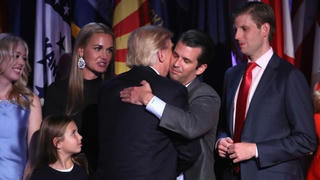 Tổng thống Trump ‘không biết’ con trai đi gặp luật sư người Nga