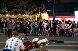 Qua đỉnh dịch, Hà Nội thay đổi phương án chống dịch thế nào?