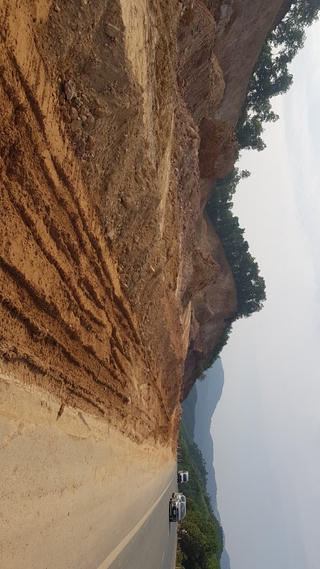 Sạt trượt đường Hòa Lạc - Hòa Bình: Trách nhiệm thuộc đơn vị thi công?