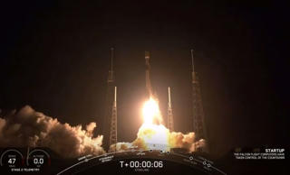 SpaceX phóng 60 vệ tinh cung cấp internet tốc độ cao