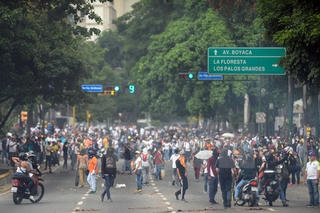 Phe đối lập Venezuela lại biểu tình gây bạo loạn, 3 người tử vong