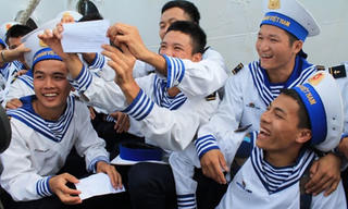 Thăm, chúc Tết cán bộ chiến sĩ và nhân dân các đảo Tây Nam