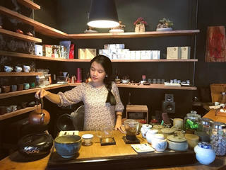 Nhẩn nha thưởng trà