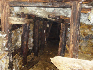 Bao giờ đóng cửa mỏ vàng Bồng Miêu?