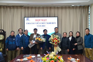 Xúc động buổi gặp mặt viên chức nghỉ chế độ năm 2021