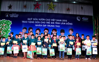 Quỹ sữa  “Vươn cao Việt Nam”: Hành trình 8 năm và 26 triệu ly sữa