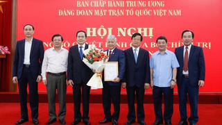 [BẢN TIN MẶT TRẬN]: Bộ Chính trị chỉ định ông Đỗ Văn Chiến giữ chức Bí thư Đảng đoàn MTTQ Việt Nam