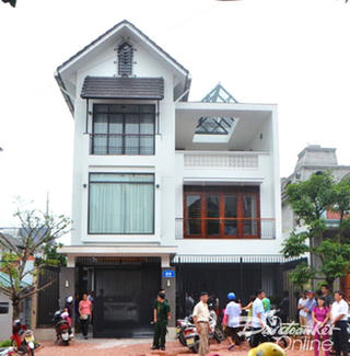 Bàng hoàng hai chị em tự tử tại nhà