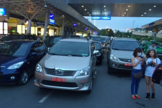 Xử lý xe công vi phạm khu vực sân bay Tân Sơn Nhất