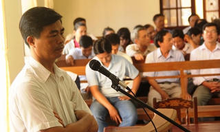 Trưởng trạm y tế tham ô tài sản lãnh 2 năm tù treo