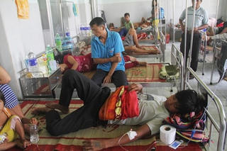 Đi ăn cưới, 62 người nhập viện do ngộ độc