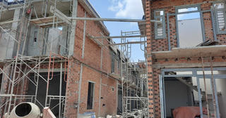 Sập giàn giáo, 2 người chết, 6 người bị thương