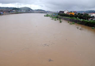 Cao điểm đợt mưa diện rộng, lũ lớn trên các sông miền Bắc