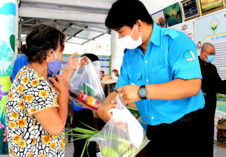 'Người cần đến nhận, người có lòng đến sẻ chia'