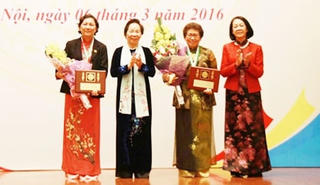 Hai nữ PGS giành giải thưởng Kovalevskaia năm 2017