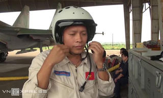 [VIDEO] Phi công Trần Quang Khải trong một buổi huấn luyện bay